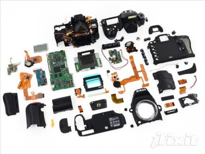 Reflex : le Nikon D600, est-il facile à démonter ?