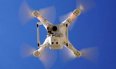 filmer au dessus de l'eau avec un drone